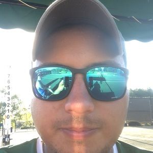 Meet your Posher, Andres